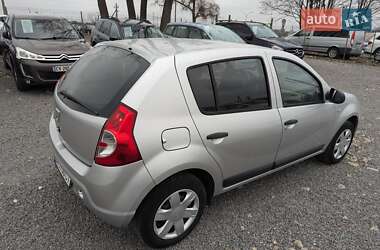 Хэтчбек Dacia Sandero 2011 в Ровно