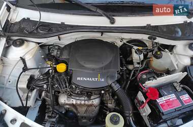 Хэтчбек Dacia Sandero 2010 в 