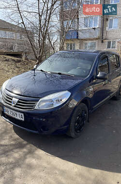 Хетчбек Dacia Sandero 2010 в Мурованих Курилівцях