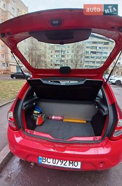 Хэтчбек Dacia Sandero 2009 в 