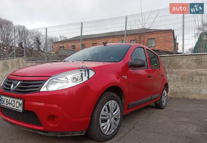 Dacia Sandero 2011