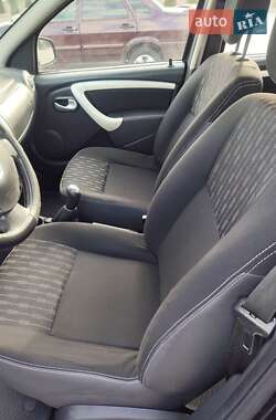 Хэтчбек Dacia Sandero 2012 в Черкассах