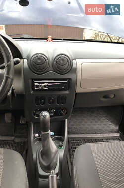 Хэтчбек Dacia Sandero 2009 в 