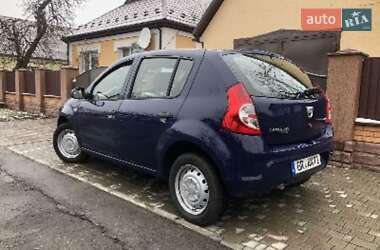 Хэтчбек Dacia Sandero 2009 в 