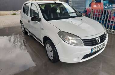 Хэтчбек Dacia Sandero 2011 в Львове
