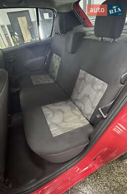 Хэтчбек Dacia Sandero 2009 в 