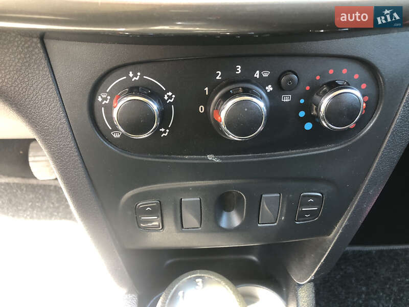 Хэтчбек Dacia Sandero 2014 в Ровно