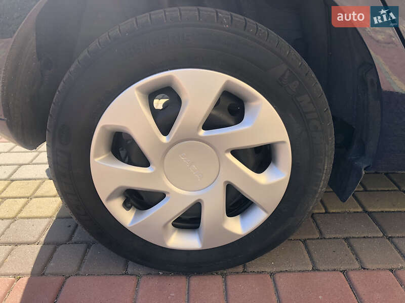 Хэтчбек Dacia Sandero 2014 в Ровно