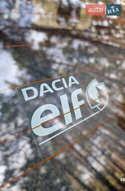 Хэтчбек Dacia Sandero 2011 в 
