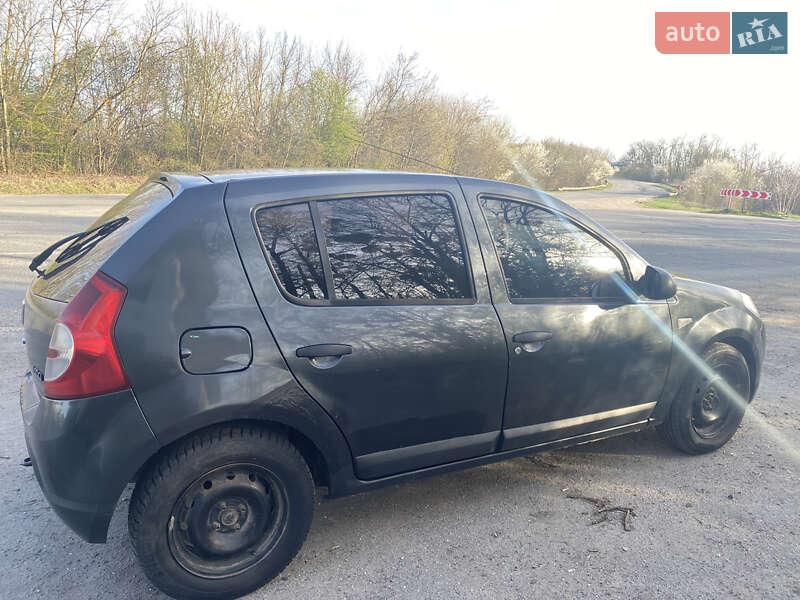 Хетчбек Dacia Sandero 2009 в Шепетівці