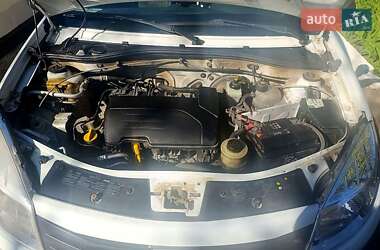 Хэтчбек Dacia Sandero 2009 в 