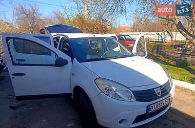 Хэтчбек Dacia Sandero 2009 в 