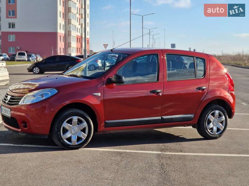 Dacia Sandero 2011