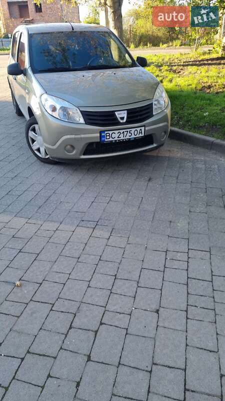 Хетчбек Dacia Sandero 2010 в Львові
