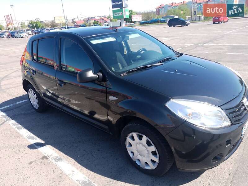 Хэтчбек Dacia Sandero 2009 в Остроге фото 4 Хэтчбек Dacia Sandero 2009 в Остроге