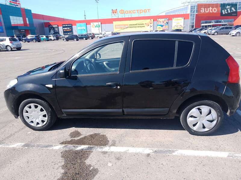 Хэтчбек Dacia Sandero 2009 в Остроге фото 5 Хэтчбек Dacia Sandero 2009 в Остроге
