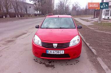 Хэтчбек Dacia Sandero 2009 в Каневе