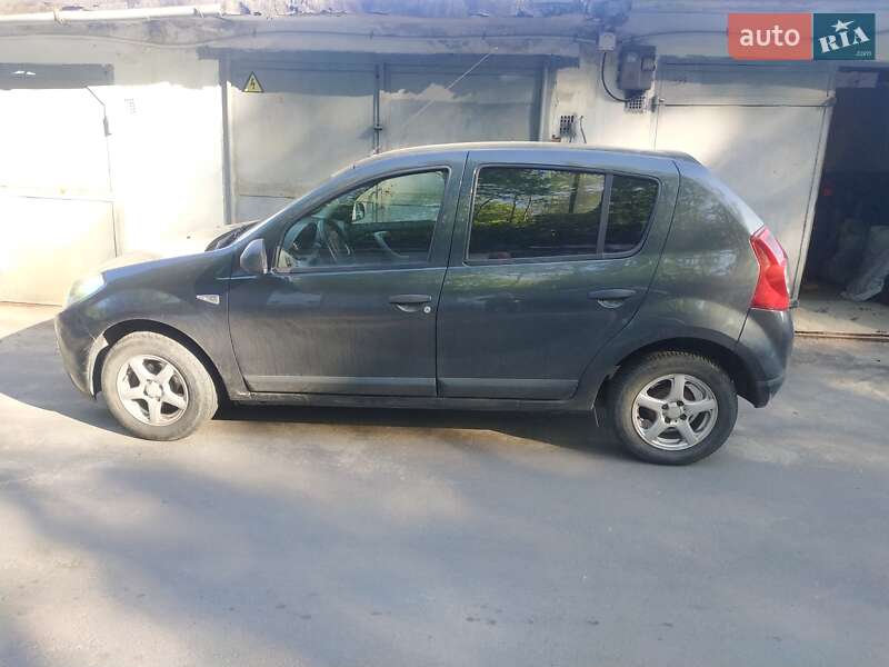 Dacia Sandero 2010