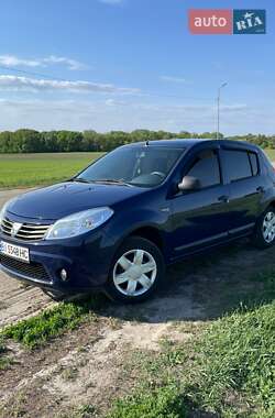 Хэтчбек Dacia Sandero 2008 в Полтаве