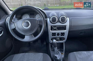 Хэтчбек Dacia Sandero 2009 в 