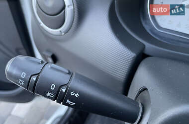 Хэтчбек Dacia Sandero 2009 в 