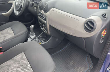 Хэтчбек Dacia Sandero 2009 в 