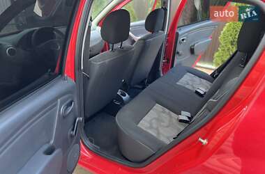 Хэтчбек Dacia Sandero 2009 в 
