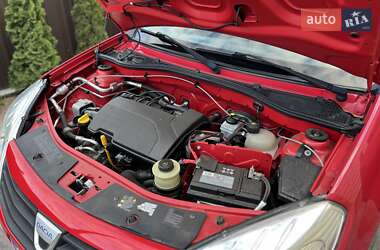 Хэтчбек Dacia Sandero 2009 в 