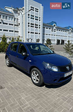 Хетчбек Dacia Sandero 2009 в 