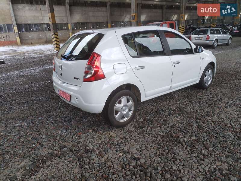 Хэтчбек Dacia Sandero 2008 в Луцке фото 5 Хэтчбек Dacia Sandero 2008 в Луцке