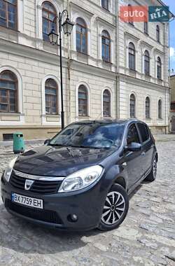 Хэтчбек Dacia Sandero 2009 в Каменец-Подольском