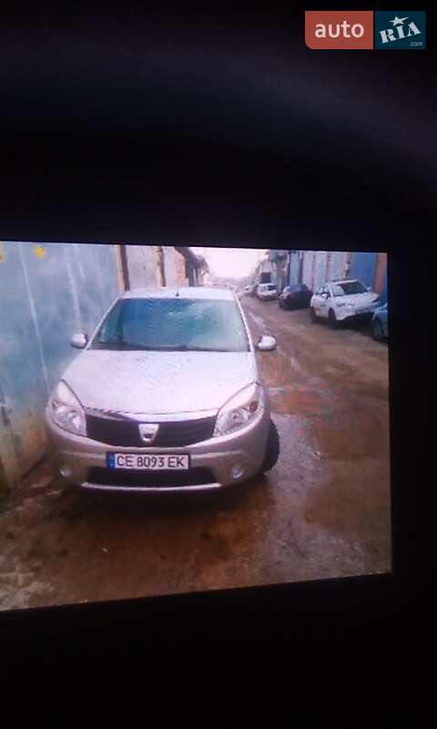 Хетчбек Dacia Sandero 2011 в Чернівцях