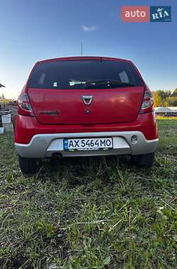 Хетчбек Dacia Sandero 2010 в 