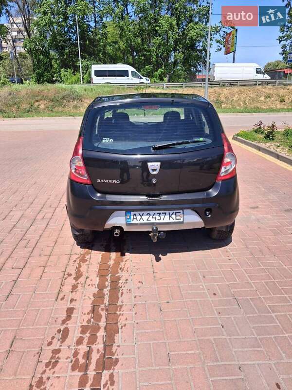 Хетчбек Dacia Sandero 2011 в Полтаві