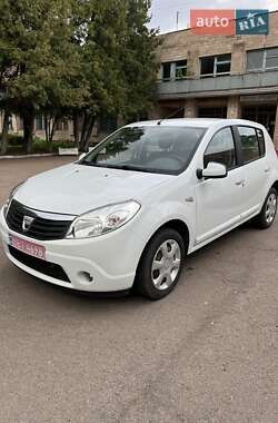 Хэтчбек Dacia Sandero 2010 в Нежине