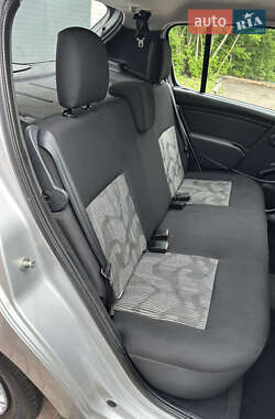 Хэтчбек Dacia Sandero 2009 в 