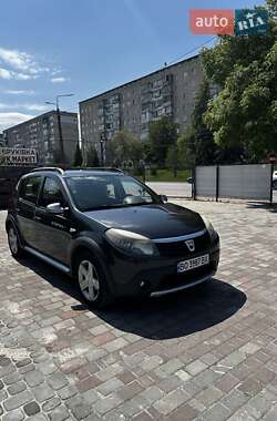 Хетчбек Dacia Sandero 2010 в 
