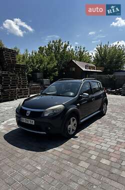 Хетчбек Dacia Sandero 2010 в 