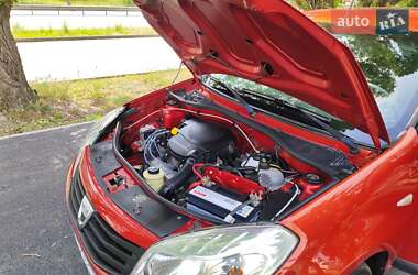 Хетчбек Dacia Sandero 2008 в 