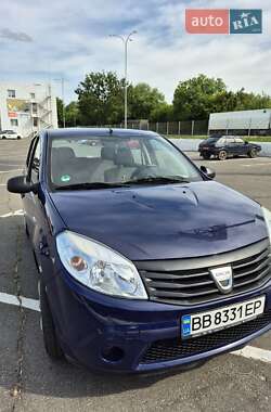 Хетчбек Dacia Sandero 2009 в Дніпрі
