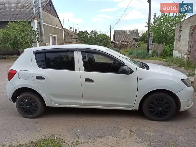 Dacia Sandero 2013