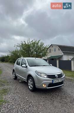 Хетчбек Dacia Sandero 2011 в Смілі