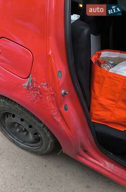 Хэтчбек Dacia Sandero 2009 в 