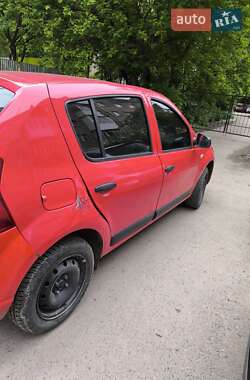 Хэтчбек Dacia Sandero 2009 в 