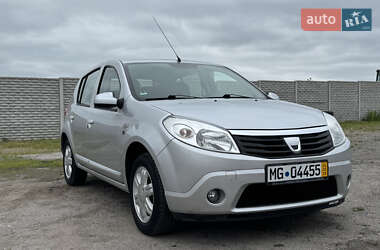 Хетчбек Dacia Sandero 2009 в Вінниці