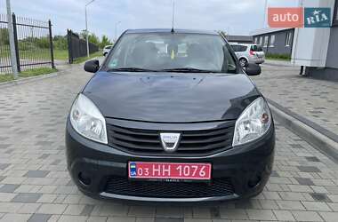 Хэтчбек Dacia Sandero 2009 в 
