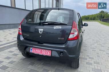 Хэтчбек Dacia Sandero 2009 в 