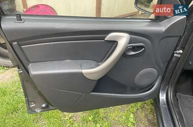 Хэтчбек Dacia Sandero 2009 в 