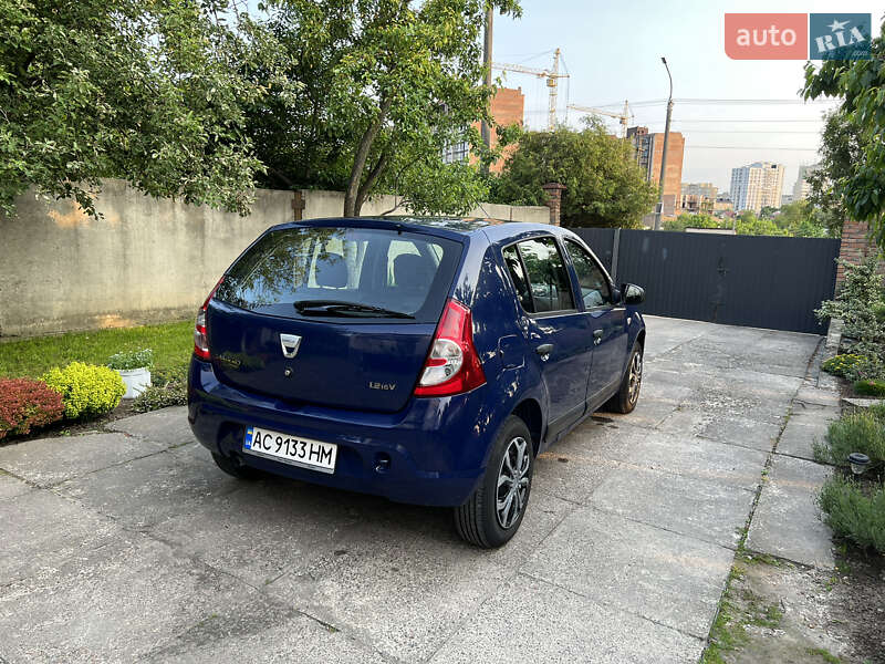 Хетчбек Dacia Sandero 2009 в Луцьку