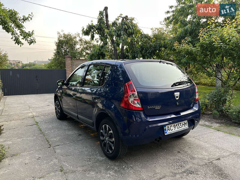 Хетчбек Dacia Sandero 2009 в Луцьку
